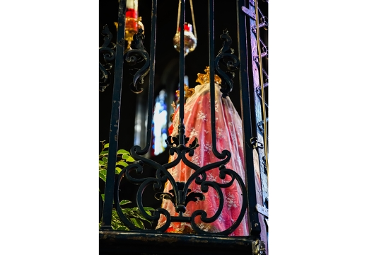 Ensemble en brocart rouge 12.05.22
