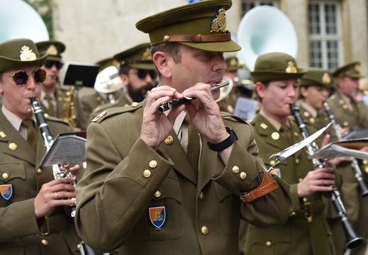 37CAC2FC-59BF-4C7C-AD14-90ECC89691C5