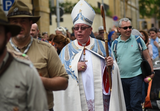 B2318001-A064-4A0C-BE7D-D7D30351BAFC