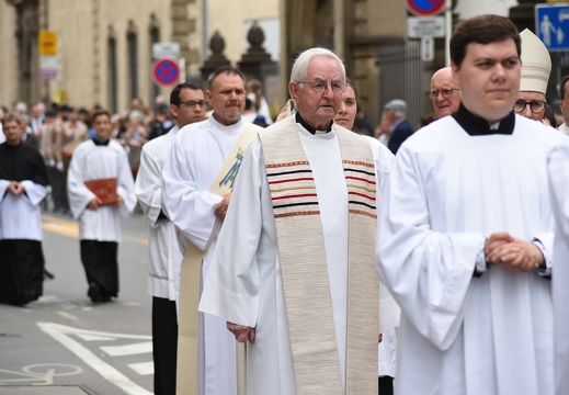 9C2AAB5E-34A7-46E9-903E-6F28A1309D43