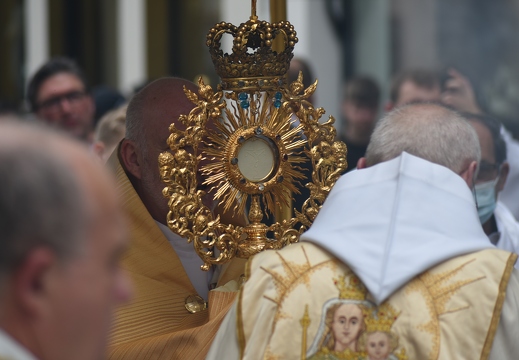 7789D423-7811-402D-BD6D-5F5B5F82F814