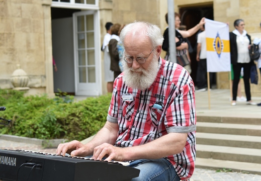 425EF354-751F-42E1-A997-3B259208A29F