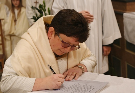 consecration-des-vierges-josiane-binsfeld8555 49197684251 o