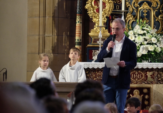 Familljemass mam Kardinol Hollerich