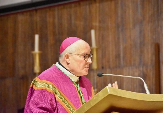 Mgr Wagener : "L'adoration nous transforme"