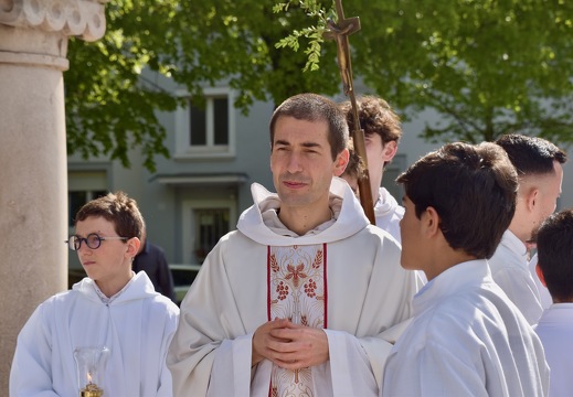Père Joachim, les préparatifs de la procession