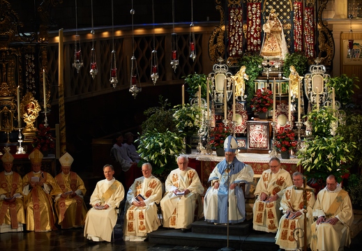 11.05.29 LUXMBRG KATHEDR yaph145