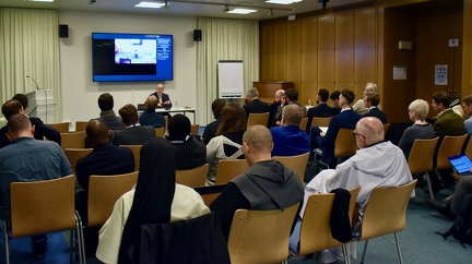 13 mars 2025, le professeur Donald S. Prudlo évoque les conversions de saint Thomas d'Aquin, dans le cadre de la conférence interdisciplinaire organisée par la LSRS