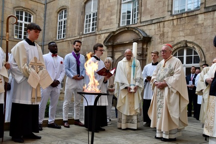 19 avril 2025, Vigile pascale à la cathédrale de Luxembourg, baptême de 14 adultes.