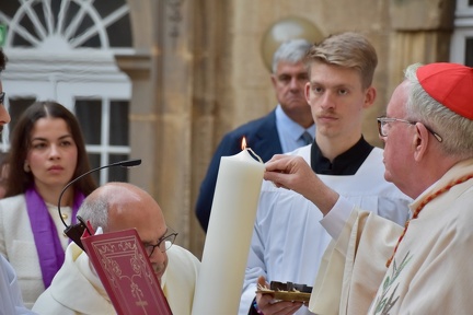 19 avril 2025, Vigile pascale à la cathédrale de Luxembourg, baptême de 14 adultes.