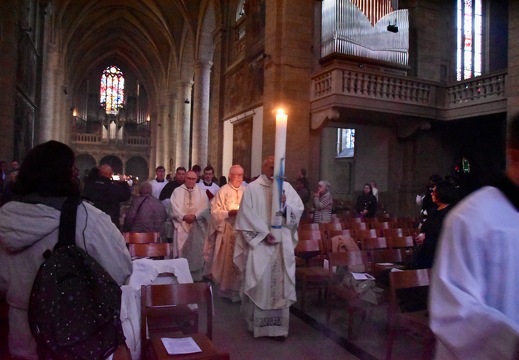19 avril 2025, Vigile pascale à la cathédrale de Luxembourg, baptême de 14 adultes.