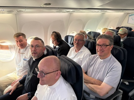 24 juin 2025, dans l'avion en partance pour Rome