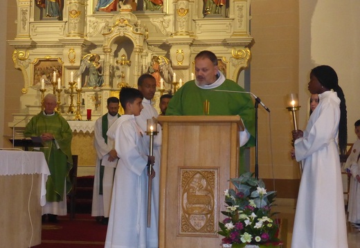 244B97B4-334B-4A81-A387-E0D1E0C2897E 1 105 c