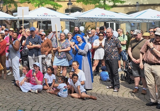 20260530 LetzStandUpForLife CJunck 155419zoom